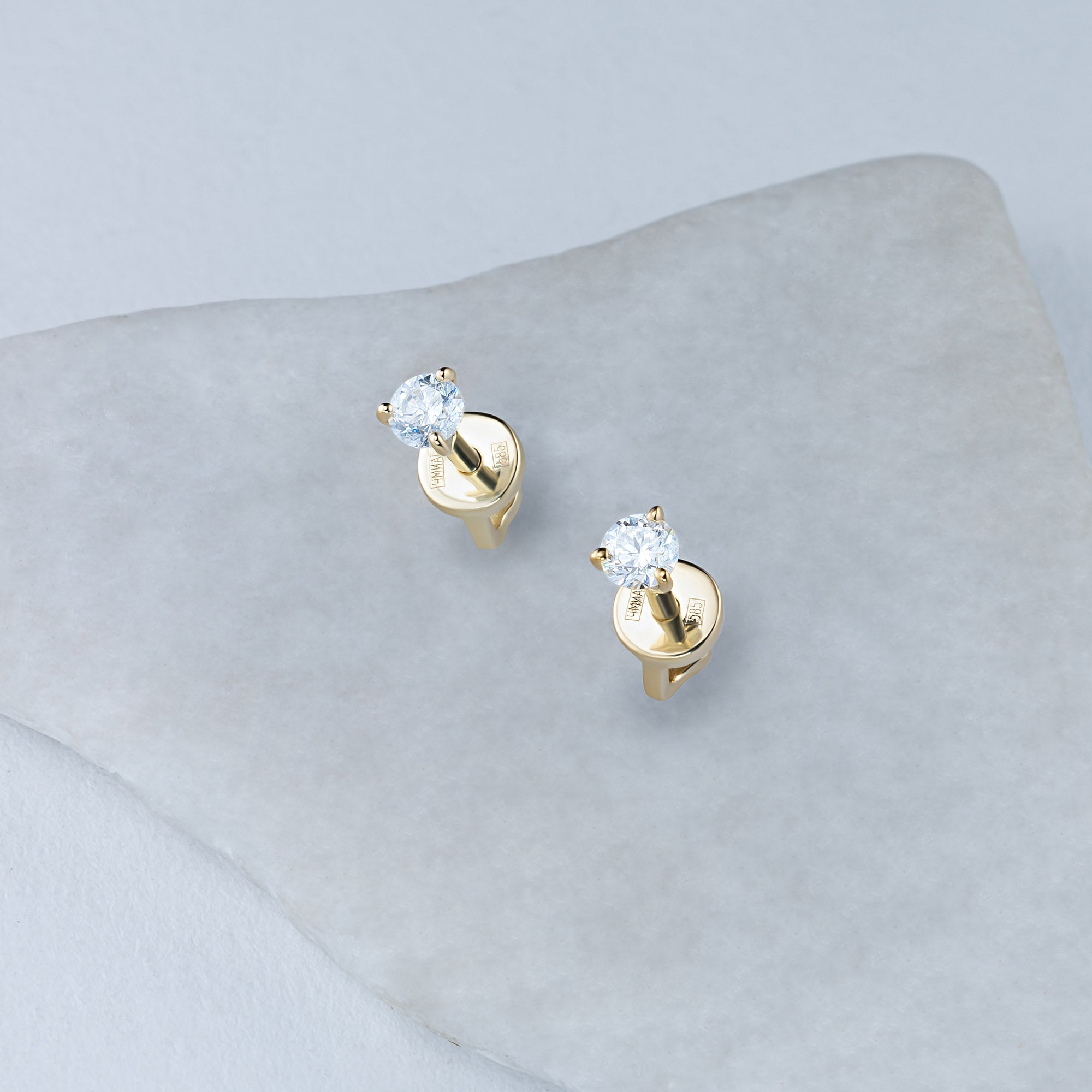 14K Yellow Gold Earring Studs with 2 Round-Cut Lab-Created Diamonds