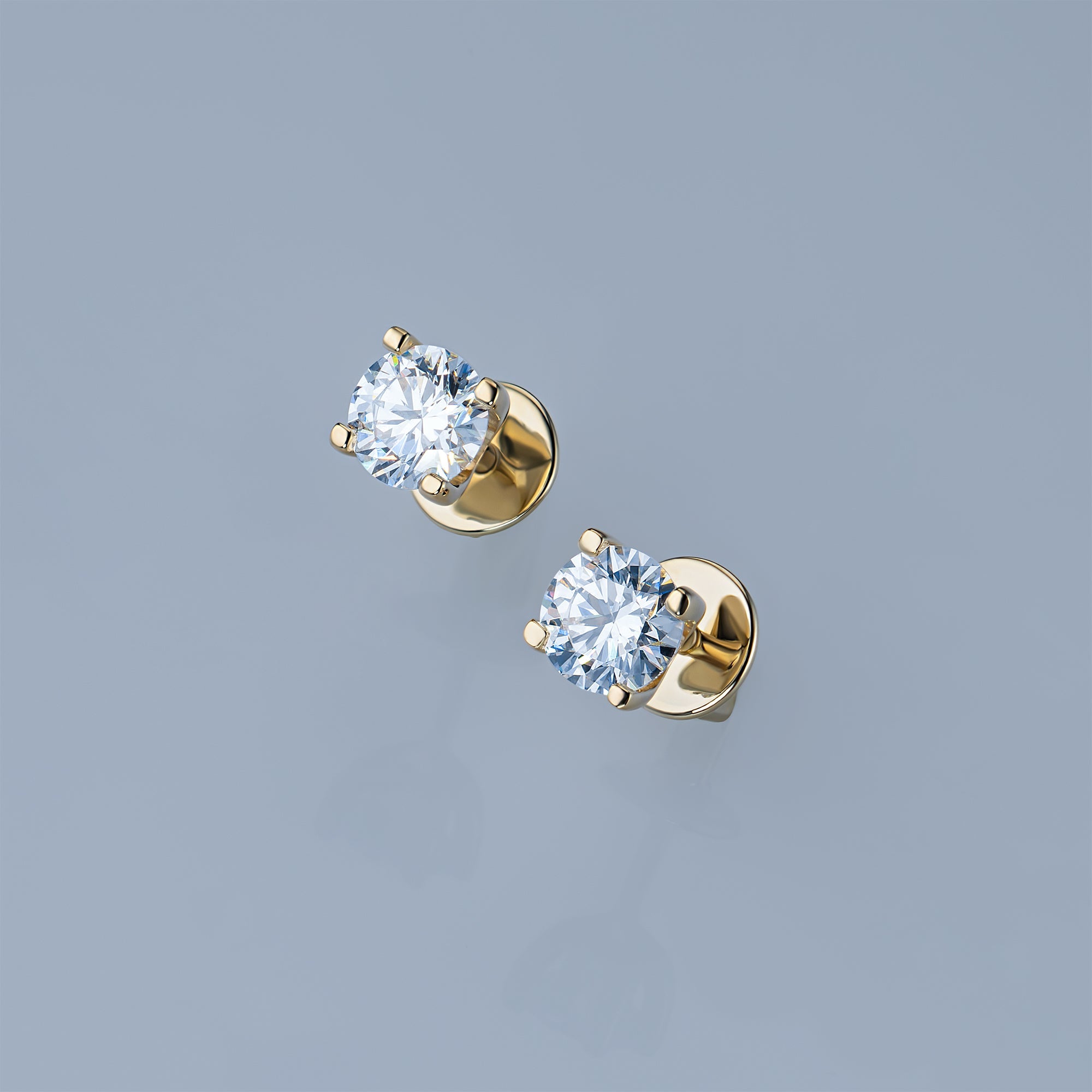 14K Yellow Gold Earring Studs with 2 Round-Cut Lab-Created Diamonds