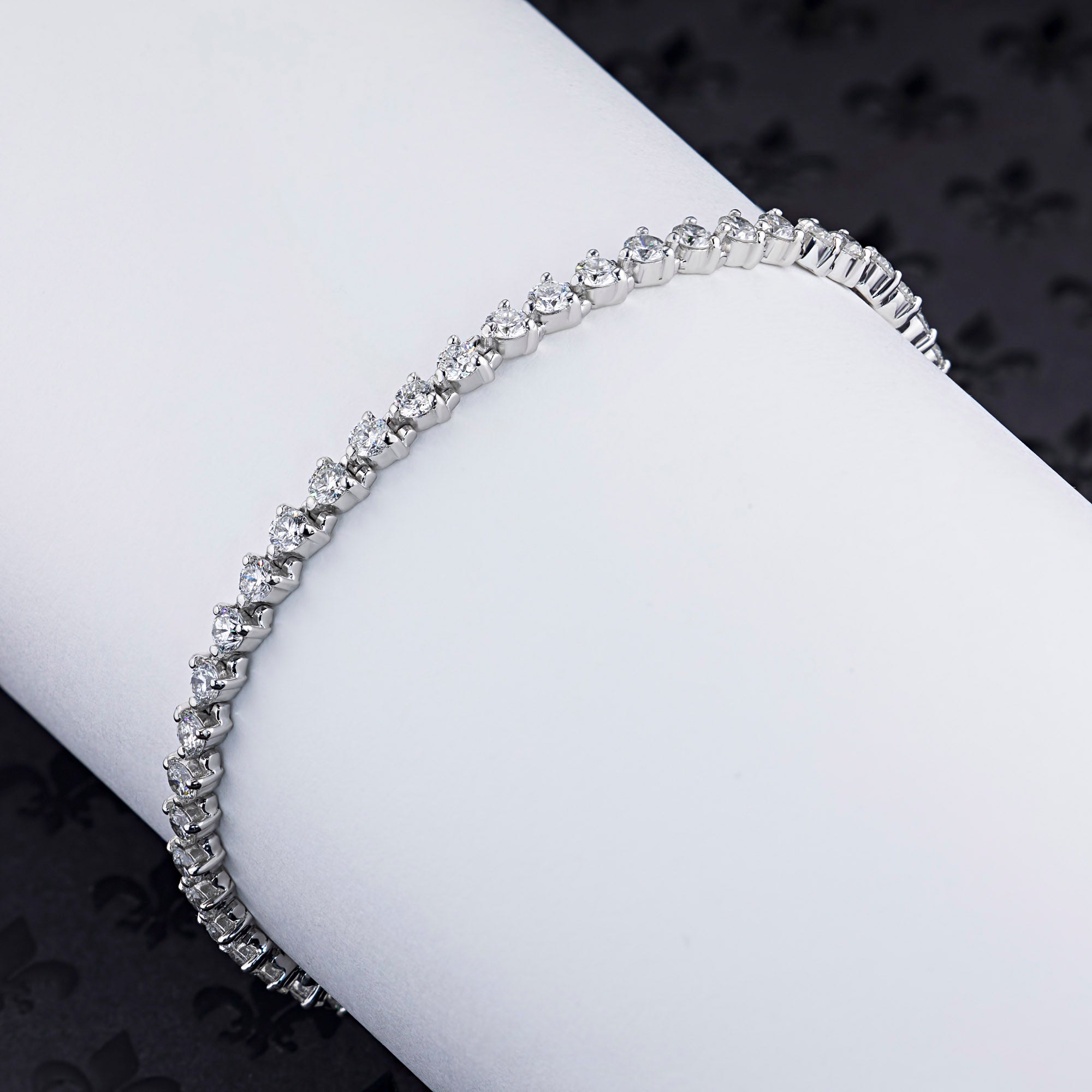 14K White Gold Bracelet with 46 Round-Cut Lab-Created Diamonds 3.241